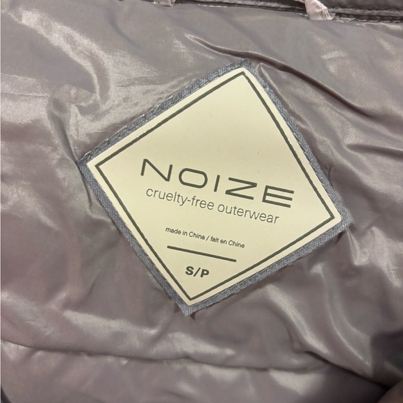 Noize ROSA Lightweight Puffer - Picture 3 of 3